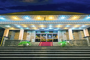 نماي هتل پارسیان بوعلی همدان