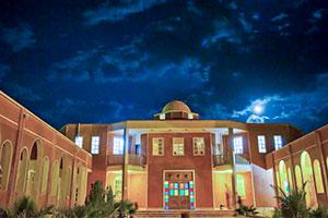 نمای هتل بالی خور و بیابانک