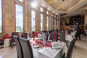 رستوران هتل مزرعه معین فومن