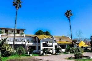 نمای بیرونی مجتمع اقامتی زیبا کنار بندرانزلی