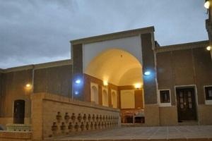 فضای داخلی اقامتگاه سنتی یه تا خور و بیابانک