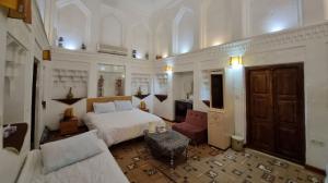هتل سنتی والی یزد سه تخت اشرافی 