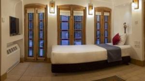 اقامتگاه سنتی شاه ابوالقاسم یزد یک تخت 