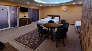 هتل عمارت مرمر اهواز چهار تخت 