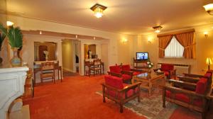 هتل عباسی اصفهان آپارتمان سه خواب شش تخت 