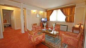 هتل عباسی اصفهان آپارتمان دو خواب چهار تخت 