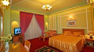 هتل عباسی اصفهان دو تخت سبز 