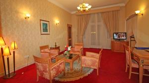 هتل عباسی اصفهان سوئیت پردیس