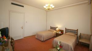 هتل عباسی اصفهان دو تخت با سرویس 