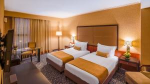 هتل اسپیناس بلوار تهران دو تخت توئین روبه بلوار EF