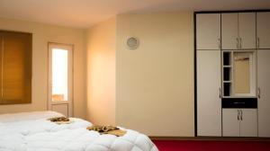 هتل فرهیختگان اهواز دو تخت توئین 