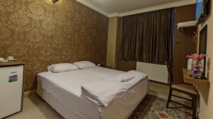 هتل زنده رود اصفهان دو تخت دبل