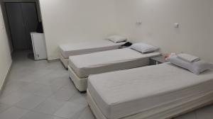 مهمانپذیر مهر نیشابور سه تخته