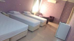 مهمانپذیر مهر نیشابور چهار تخته لوکس