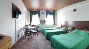 هتل پوریا بندر انزلی سه تخت