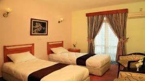 هتل پوریا بندر انزلی دو تخت توئین