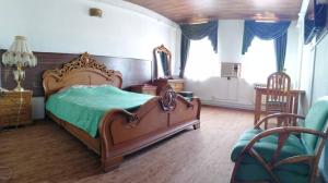 هتل پوریا بندر انزلی چهار تخت