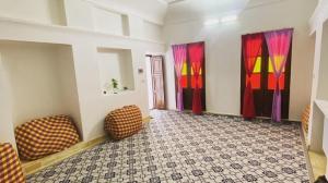 اقامتگاه بوم گردی بام نائین واحد انار