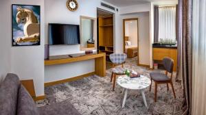 هتل آپارتمان هدیش شیراز آپارتمان سه خوابه