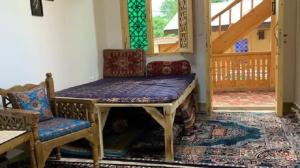 اقامتگاه بوم گردی شعله ماسوله فومن سوئیت چهار نفره محوطه