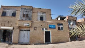 خانه مسافر همسفران کویر خور و بیابانک نماي بيروني