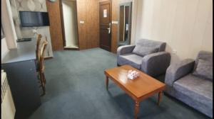 هتل دنیز بندر انزلی سوئیت یک خواب سه تخت ویژه