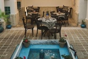 فضای داخلی اقامتگاه سنتی سرای ملک کاشان