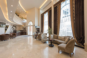 ردهة فندق جميل قم