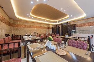 مطعم فندق جميل قم