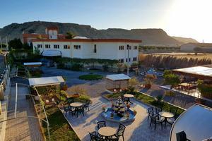 نمای بیرونی هتل فولتون قشم