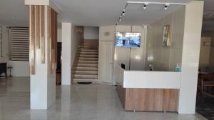 مهمانپذیر مهر نیشابور پذیرش