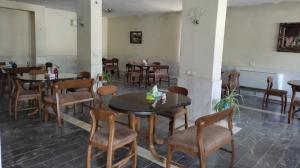 مهمانپذیر مهر نیشابور رستوران