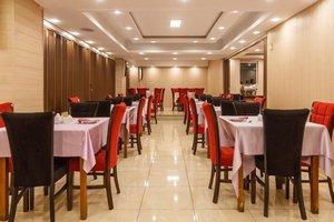 رستوران هتل آپارتمان تاوریژ تهران