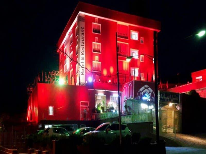 نمای بیرونی هتل ابیانه ابیانه