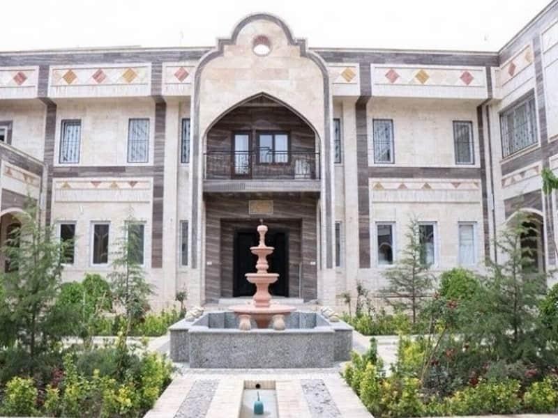 نمای بیرونی هتل ارگ محتشم کاشان