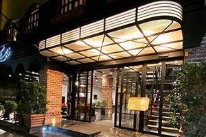 نمای ساختمان هتل امیر کبیر کرج