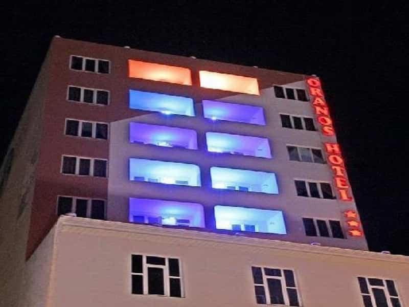 نمای بیرونی هتل اورانوس سرعین