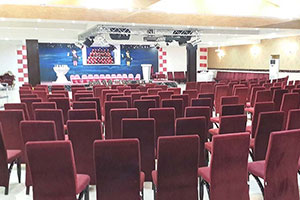 سالن همايش هتل ایرانیان قزوین