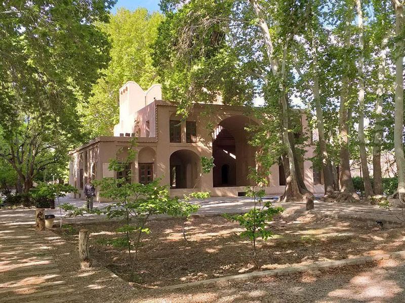 نمای ساختمان هتل باغ پهلوان پور یزد