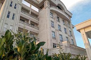 نمای ساختمان هتل بغدادی تاکستان