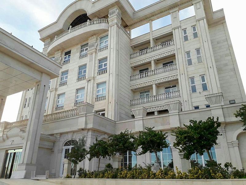 نمای ساختمان هتل بغدادی تاکستان