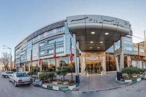 نمای بیرونی هتل بابا طاهر همدان