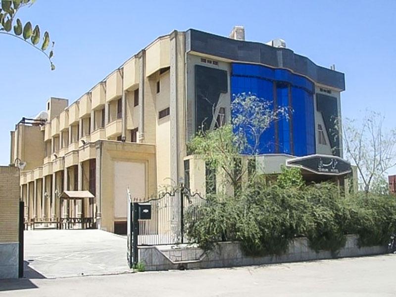 نمای ساختمان هتل تهرانی یزد