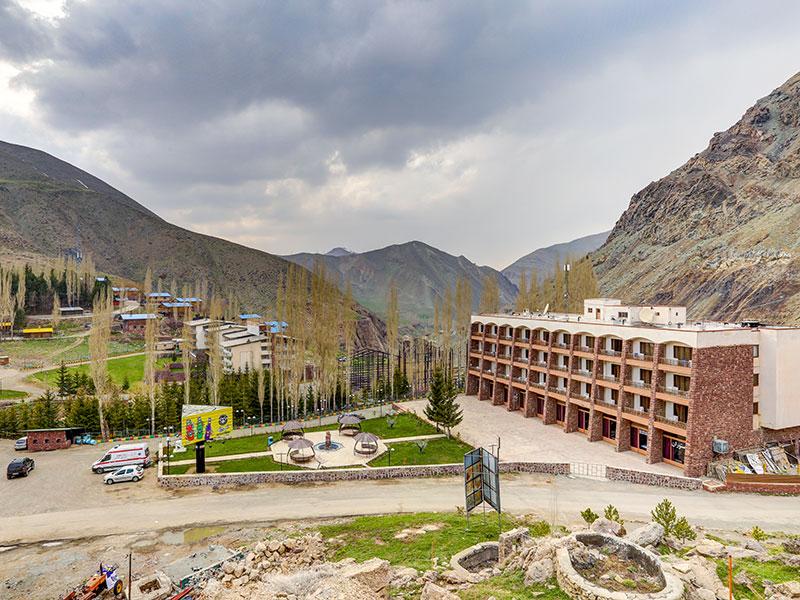 نمای مجتمع جهانگردی دیزین کرج 1