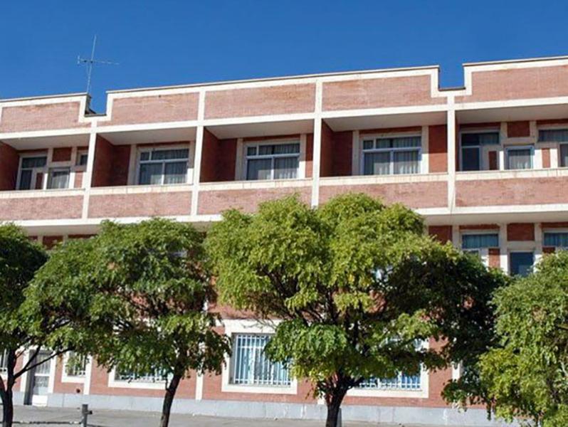 نمای ساختمان هتل جهانگردی علیصدر همدان