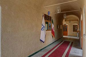 ورودی هتل جهانگردی نائین 1