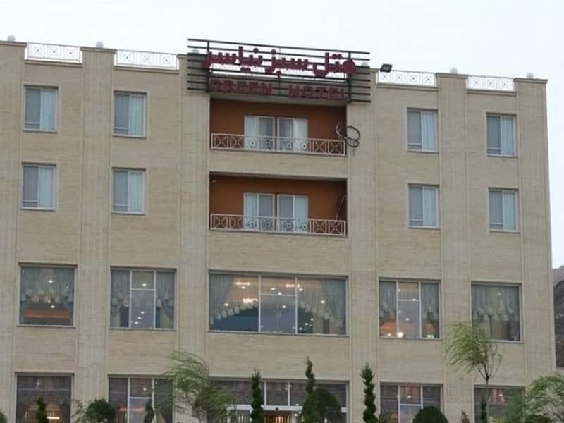 نمای بیرونی هتل سبز نیاسر