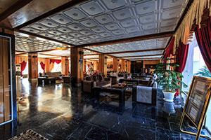 لابی هتل سفید کنار بندر انزلی 2