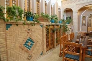 فضای داخلی هتل سنتی پارس یزد