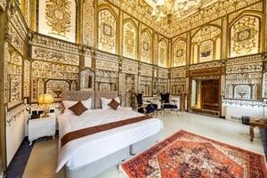 فضای داخلی هتل سنتی کاخ سرهنگ
